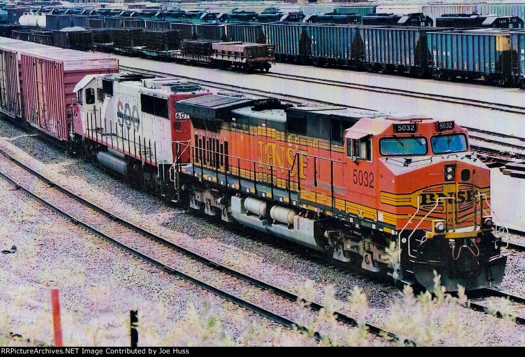 BNSF 5032 West